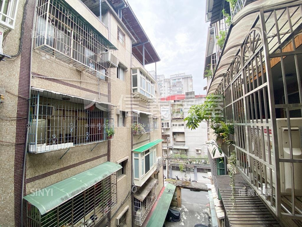 三面採光三房寓邸房屋室內格局與周邊環境