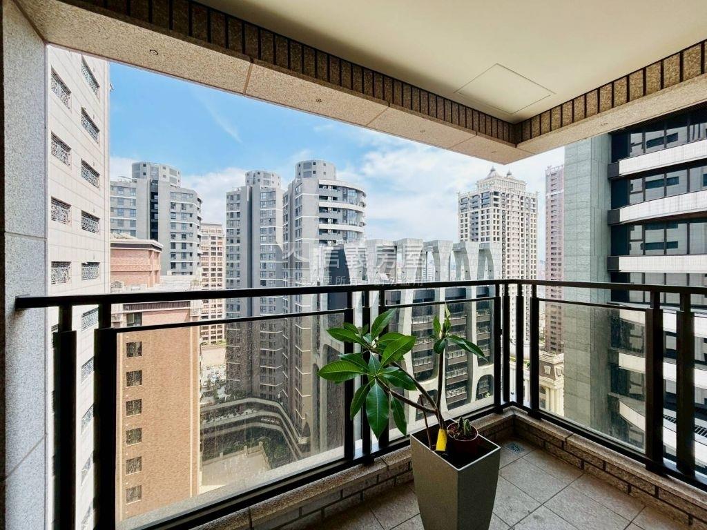 中悅瑰麗裝潢景觀豪邸房屋室內格局與周邊環境