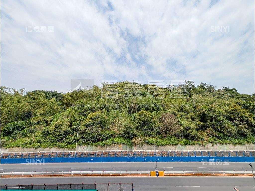 富貴名第四房附坡平車位房屋室內格局與周邊環境