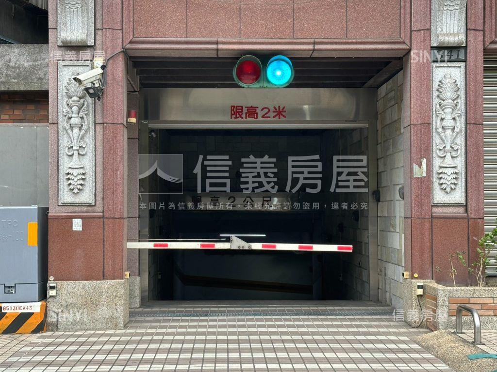 富貴名第四房附坡平車位房屋室內格局與周邊環境