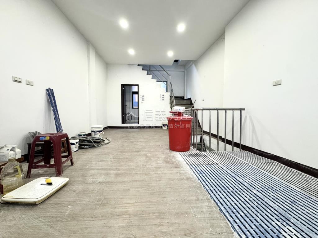 近軟體園區漂亮透店房屋室內格局與周邊環境