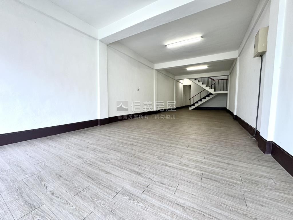 近軟體園區漂亮透店房屋室內格局與周邊環境