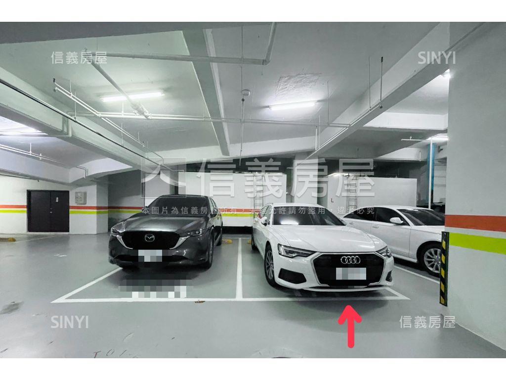 彩虹城２次頂樓三房平車房屋室內格局與周邊環境