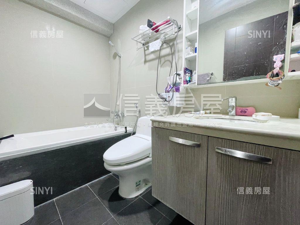 彩虹城２次頂樓三房平車房屋室內格局與周邊環境