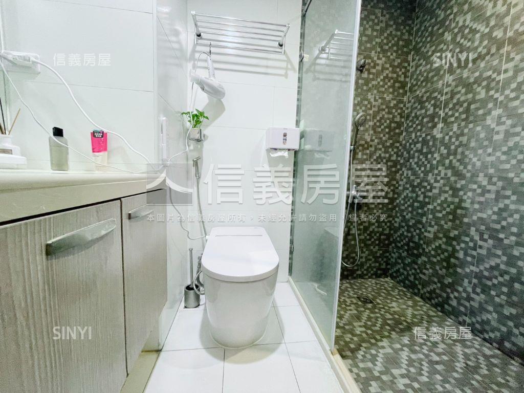 彩虹城２次頂樓三房平車房屋室內格局與周邊環境