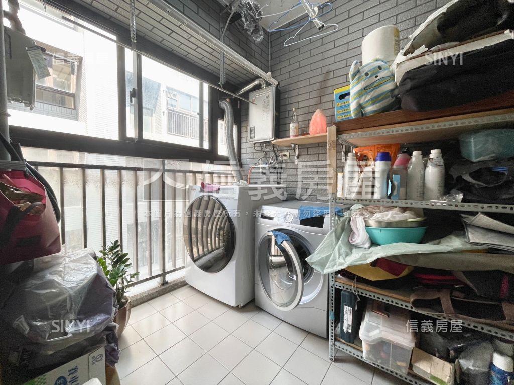 彩虹城２次頂樓三房平車房屋室內格局與周邊環境