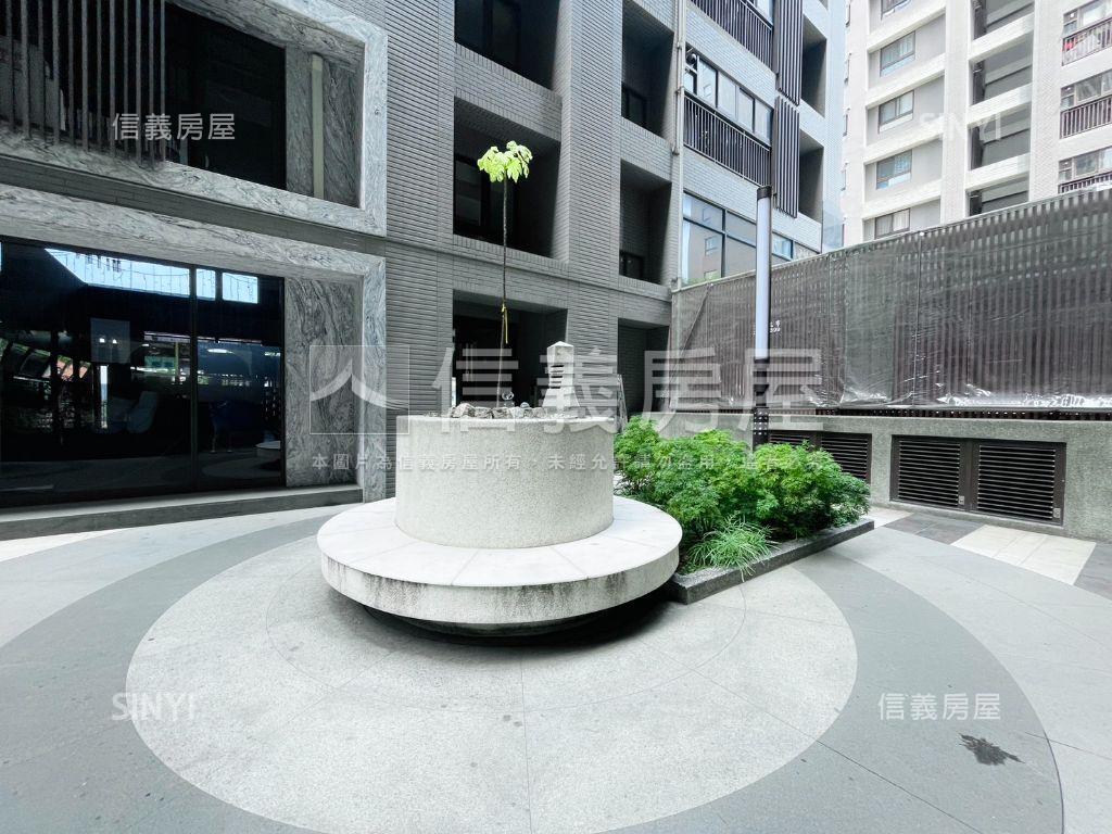 彩虹城２次頂樓三房平車房屋室內格局與周邊環境