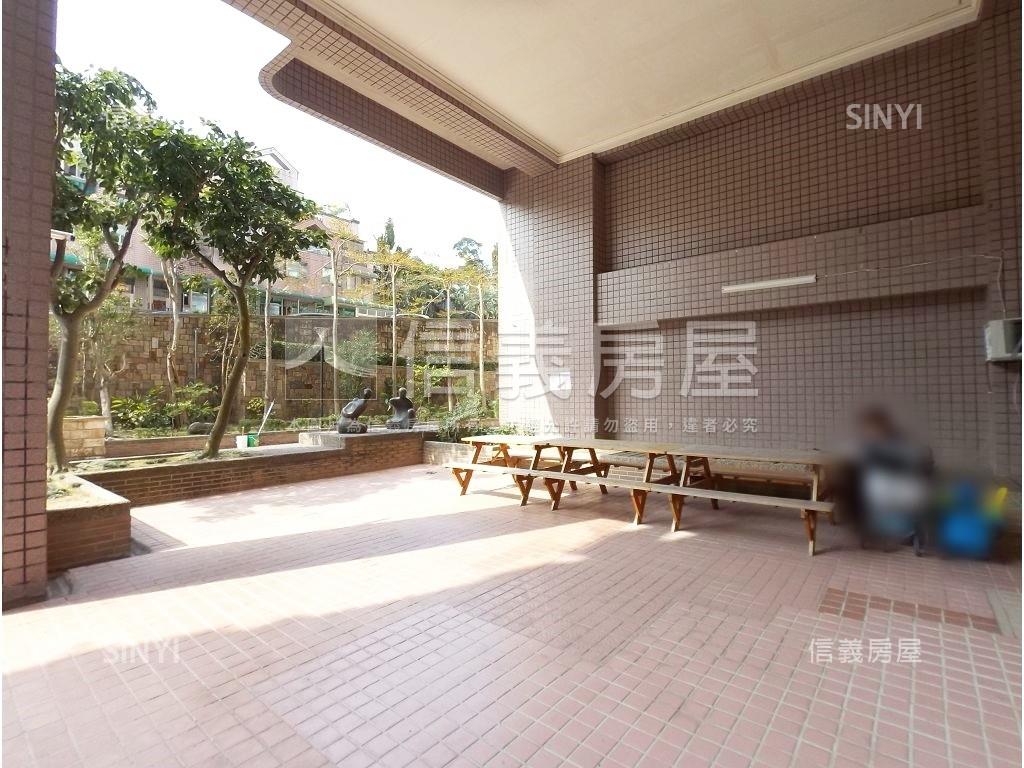 觀星台北電梯兩房房屋室內格局與周邊環境