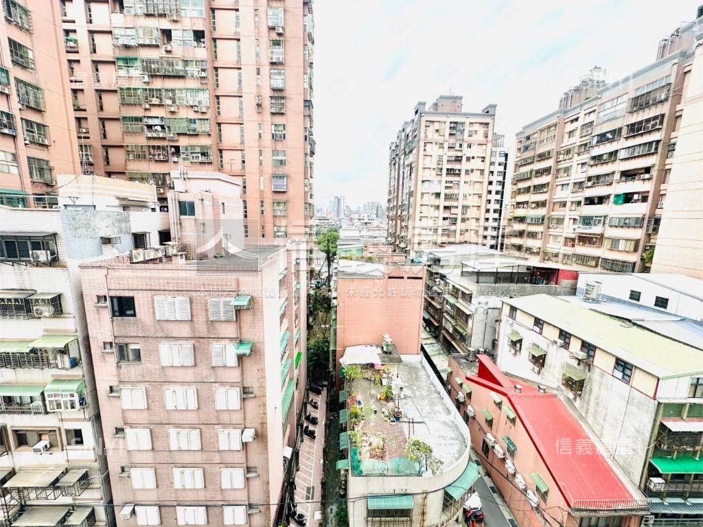 麗景豪門河景三房房屋室內格局與周邊環境