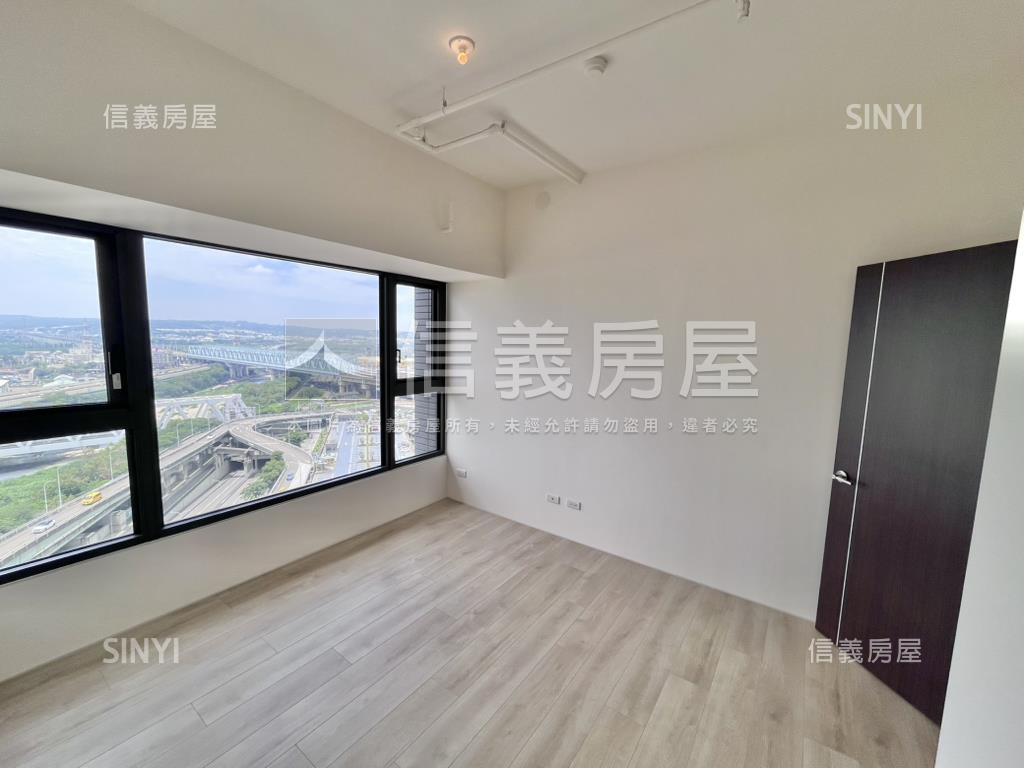 未來之丘四房平車房屋室內格局與周邊環境