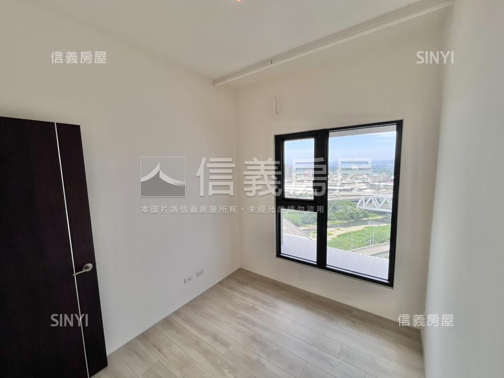 未來之丘四房平車房屋室內格局與周邊環境