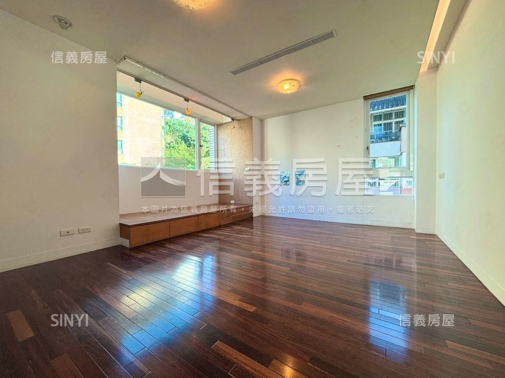 政大春山莊採光電梯別墅房屋室內格局與周邊環境