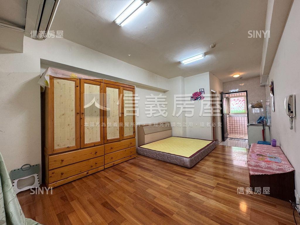 向上市場旁大套房房屋室內格局與周邊環境