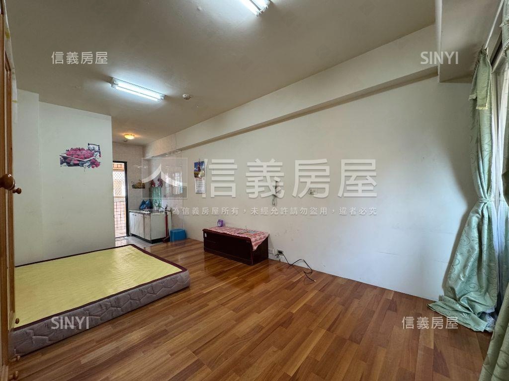 向上市場旁大套房房屋室內格局與周邊環境