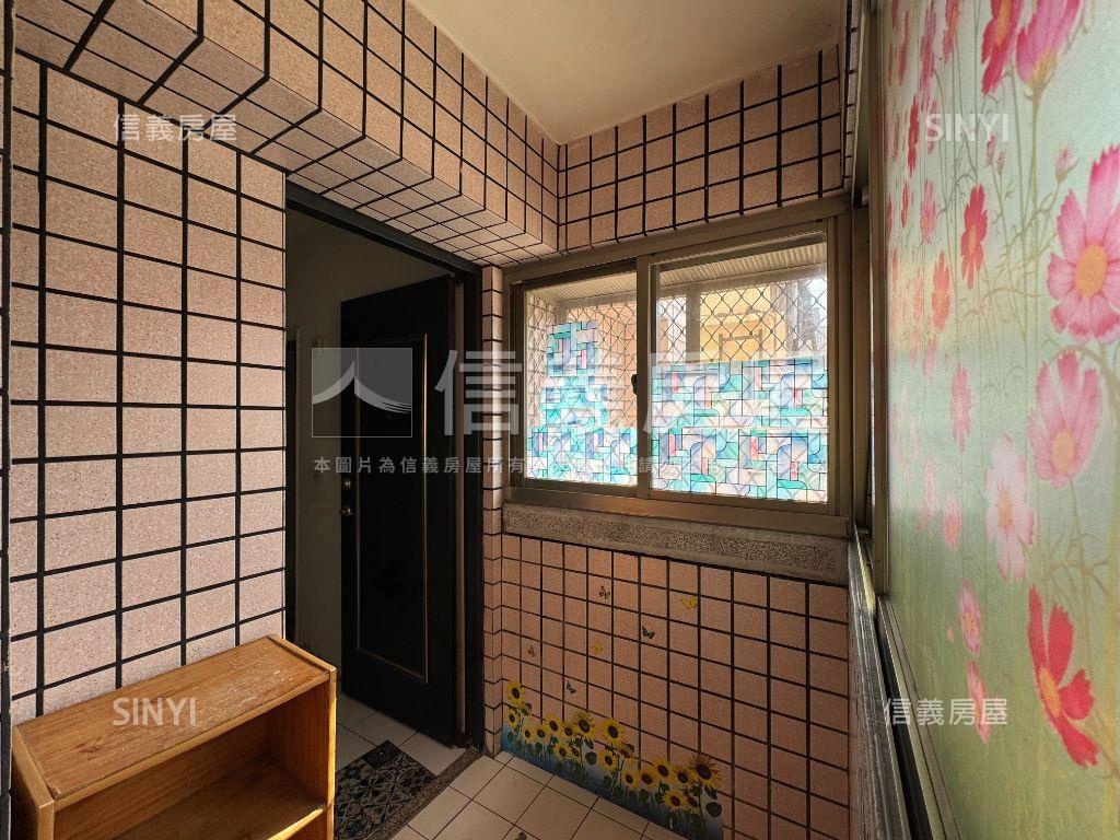 向上市場旁大套房房屋室內格局與周邊環境