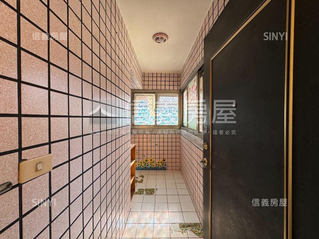 向上市場旁大套房房屋室內格局與周邊環境
