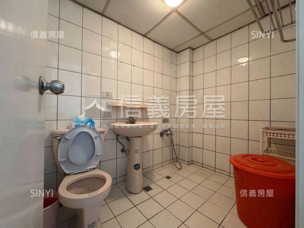 向上市場旁大套房房屋室內格局與周邊環境