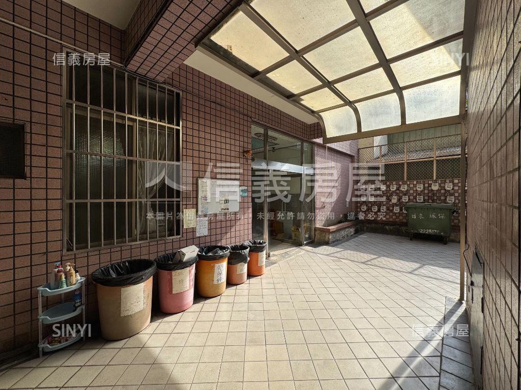 向上市場旁大套房房屋室內格局與周邊環境