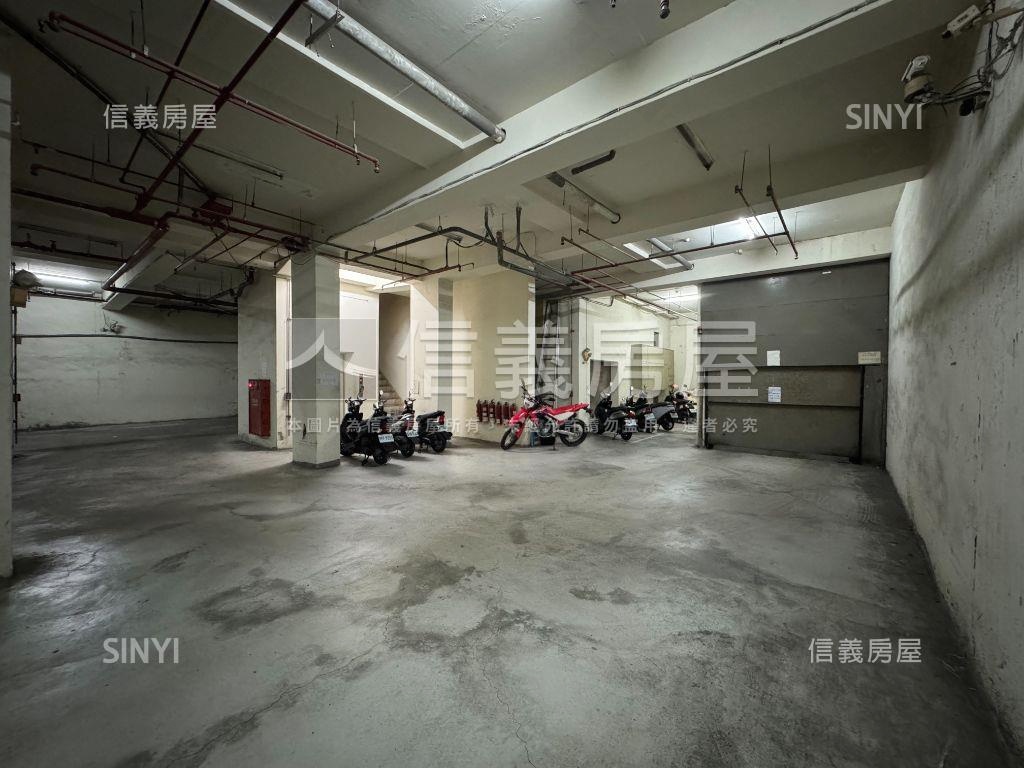 向上市場旁大套房房屋室內格局與周邊環境