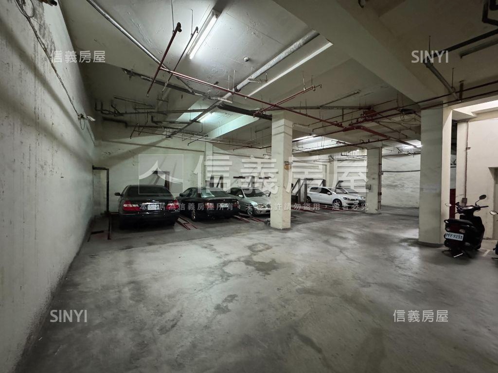 向上市場旁大套房房屋室內格局與周邊環境