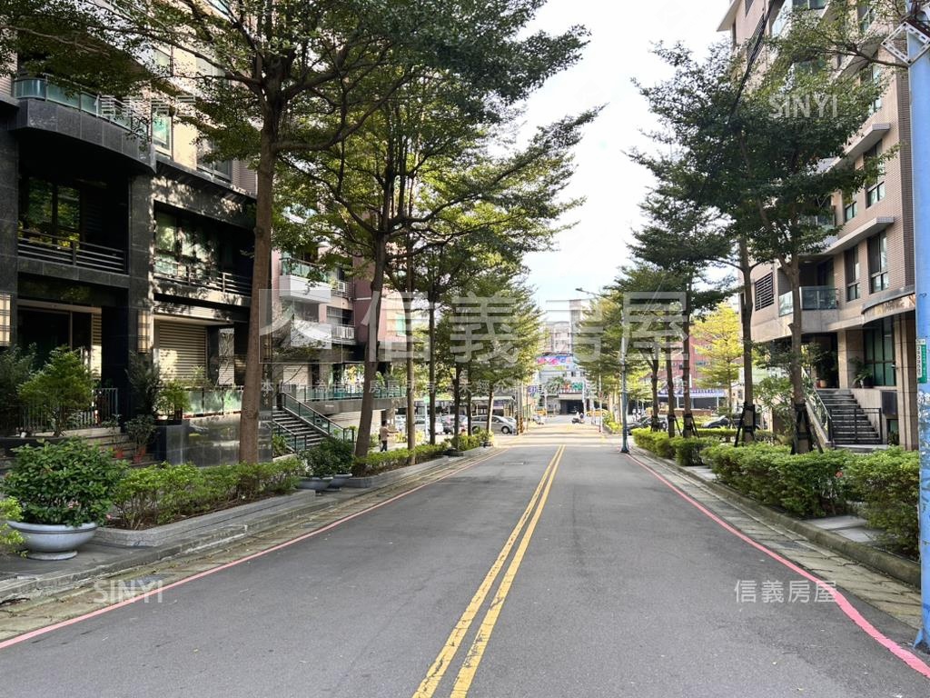 龍鳳一品花園．附平面車位房屋室內格局與周邊環境