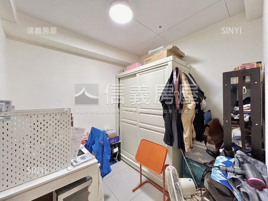 潤隆兩房露臺戶誠意出售房屋室內格局與周邊環境