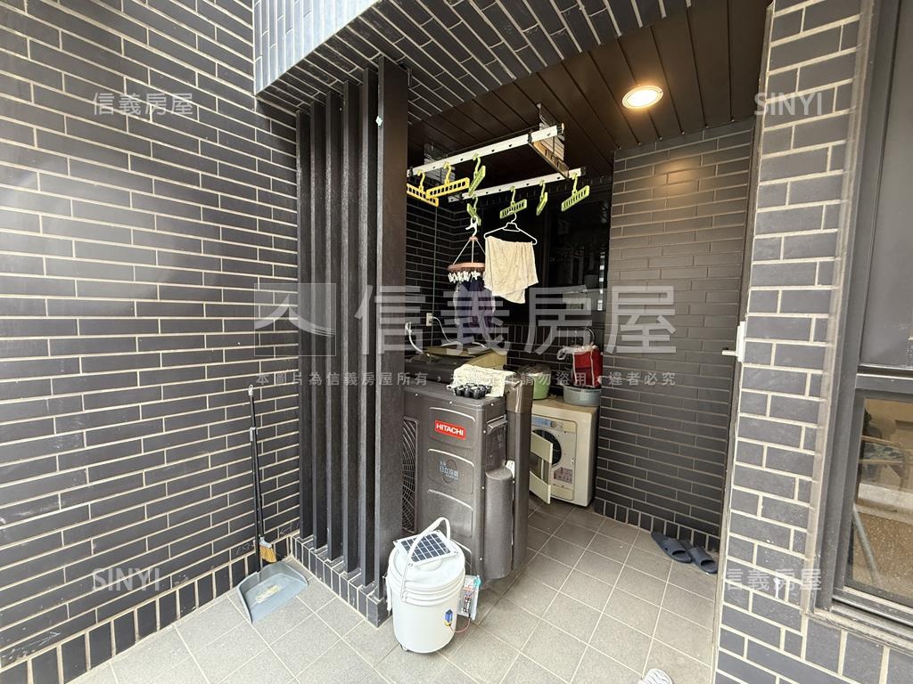 潤隆兩房露臺戶誠意出售房屋室內格局與周邊環境