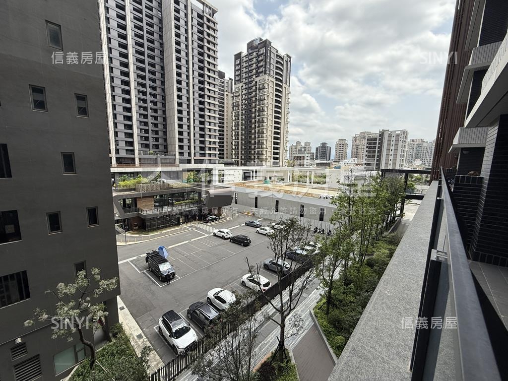 潤隆兩房露臺戶誠意出售房屋室內格局與周邊環境