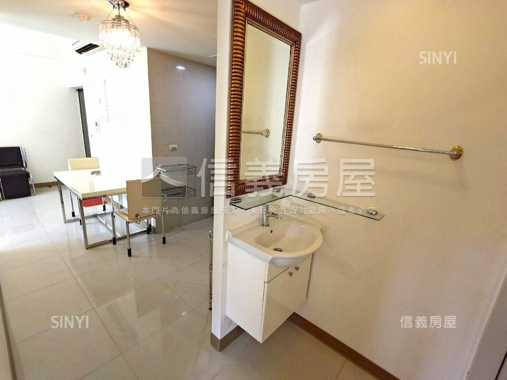 夏綠蒂２房房屋室內格局與周邊環境