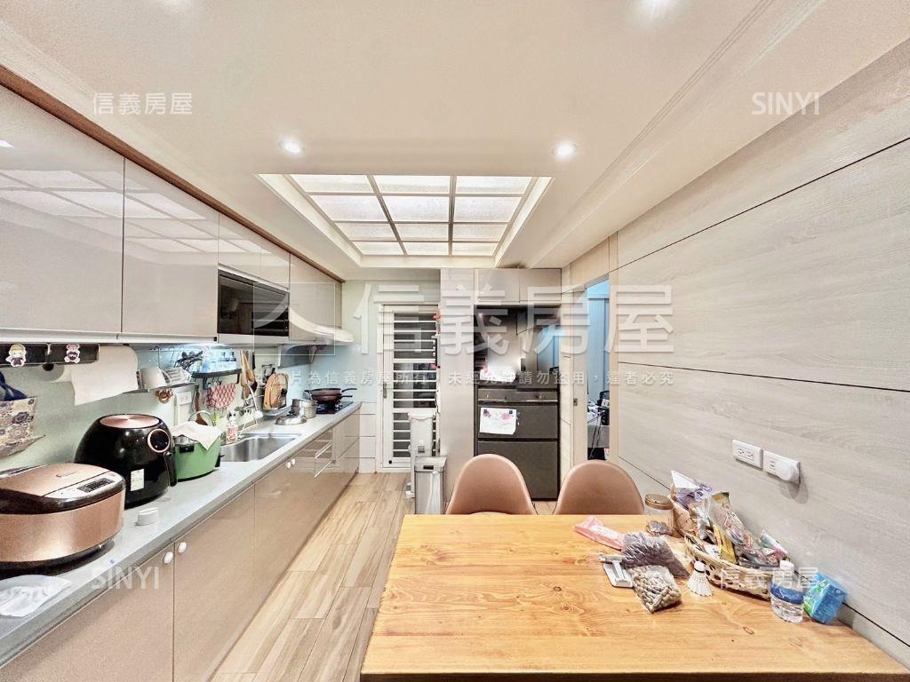 帝王級裝潢三房美宅房屋室內格局與周邊環境