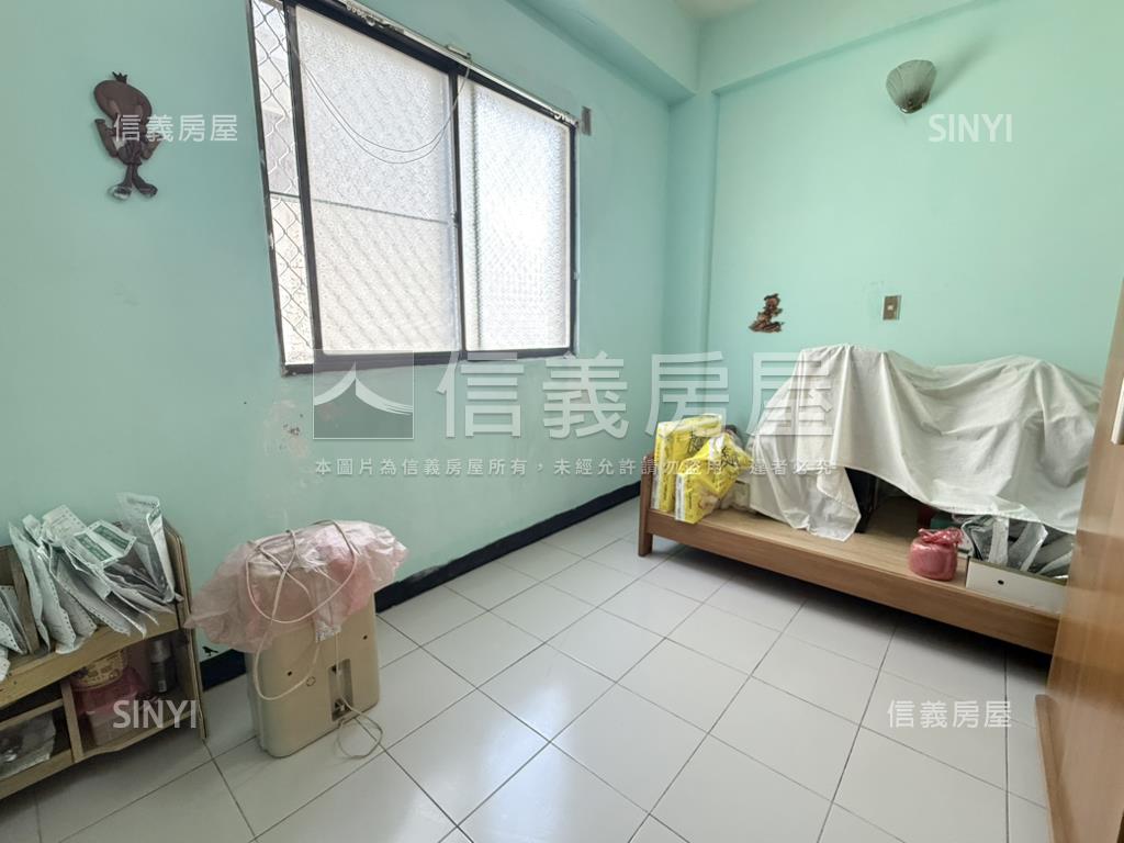 尊南街陽台出入三房房屋室內格局與周邊環境