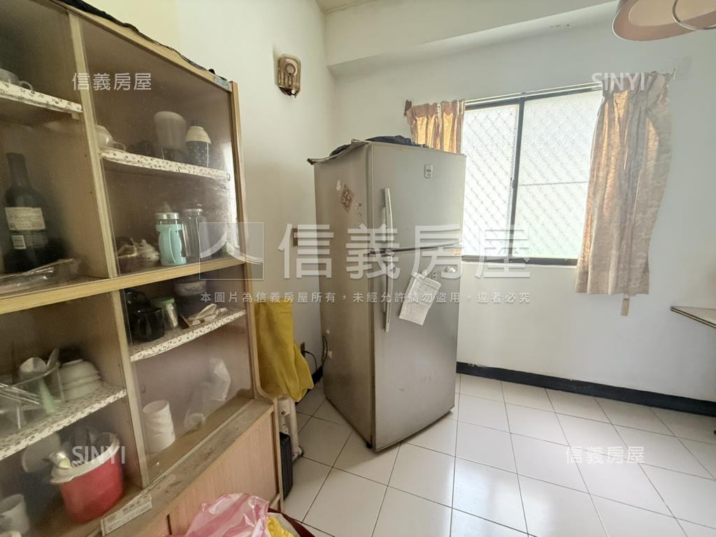 尊南街陽台出入三房房屋室內格局與周邊環境