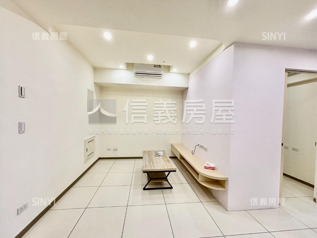 鳳凰冠３房高樓平移車位房屋室內格局與周邊環境