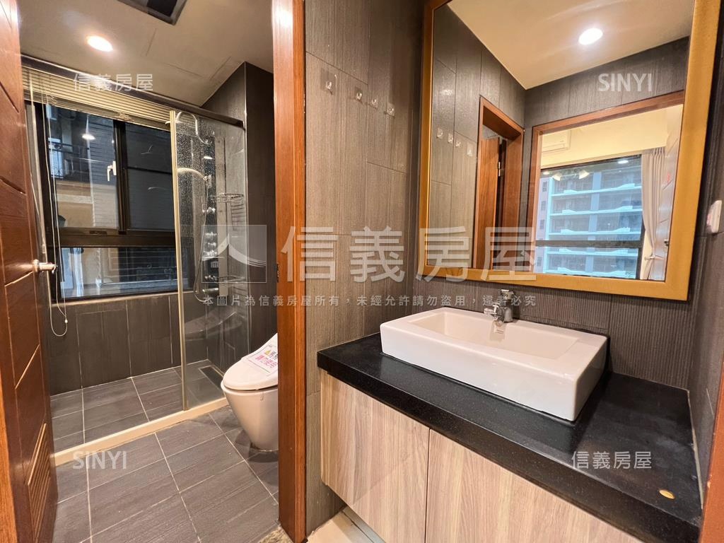 專任悅天下兩房車位制震宅房屋室內格局與周邊環境