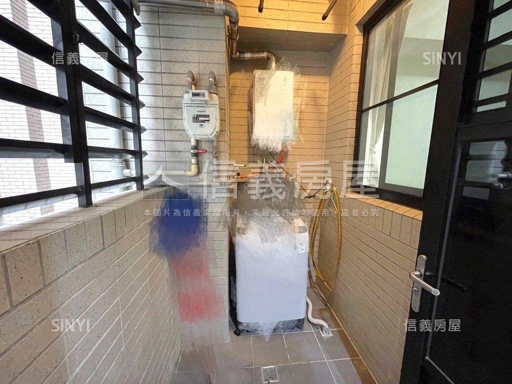 專任悅天下兩房車位制震宅房屋室內格局與周邊環境