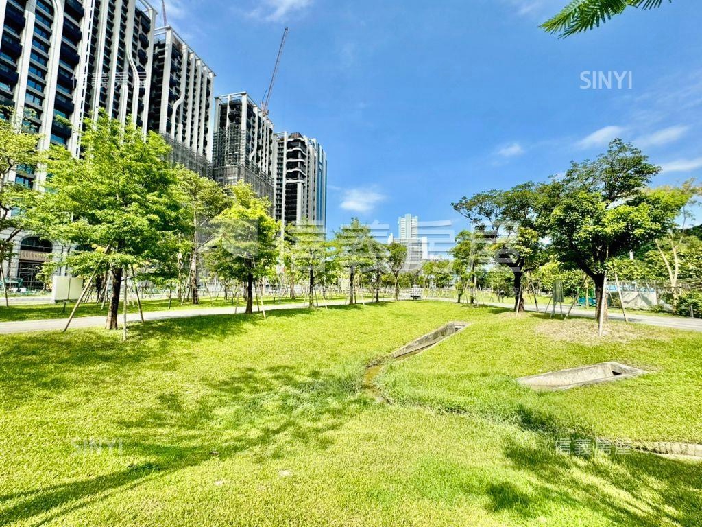 世界明珠Ω１２１坪型房屋室內格局與周邊環境