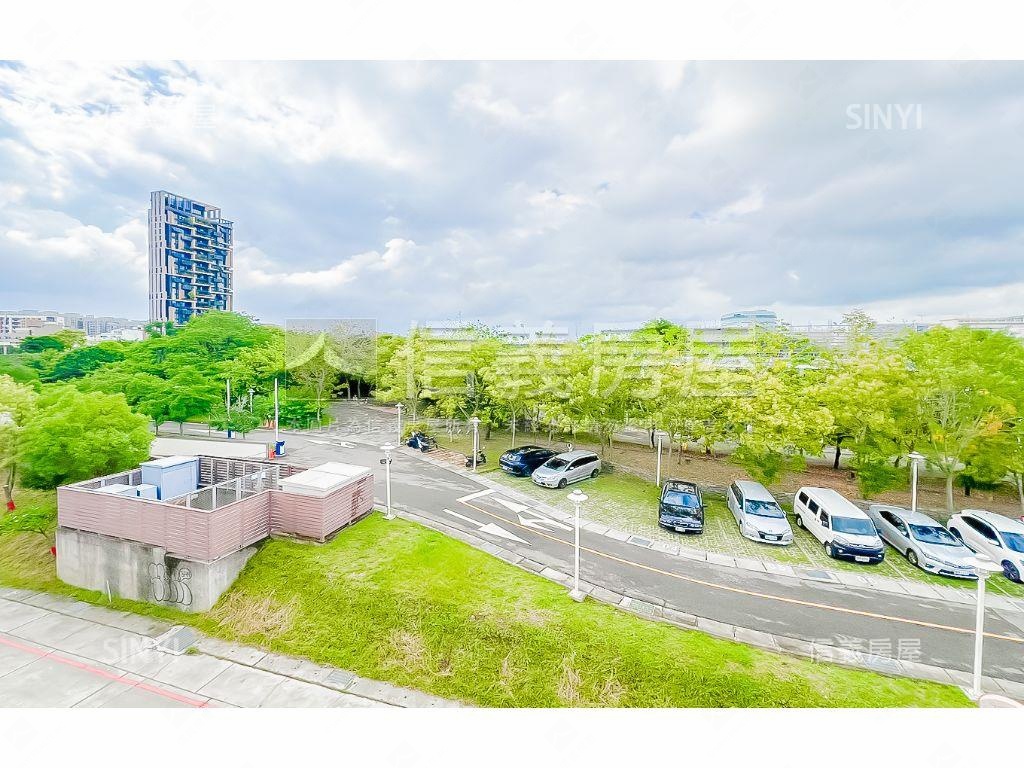 中央公園邊間三面採光透天房屋室內格局與周邊環境