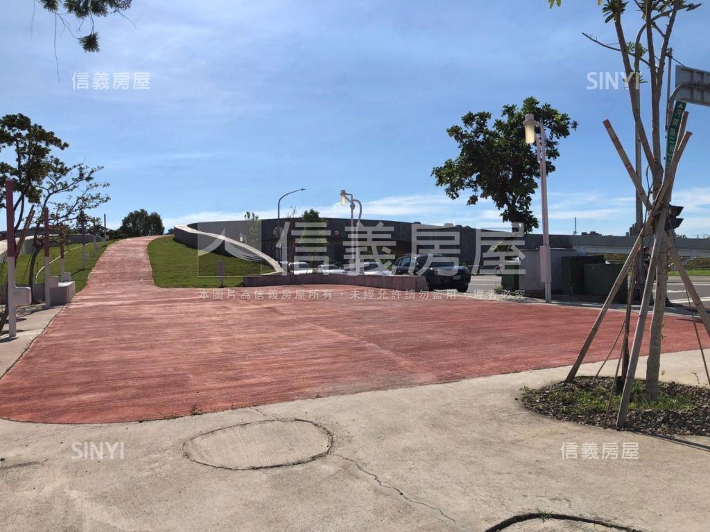 中央公園邊間三面採光透天房屋室內格局與周邊環境