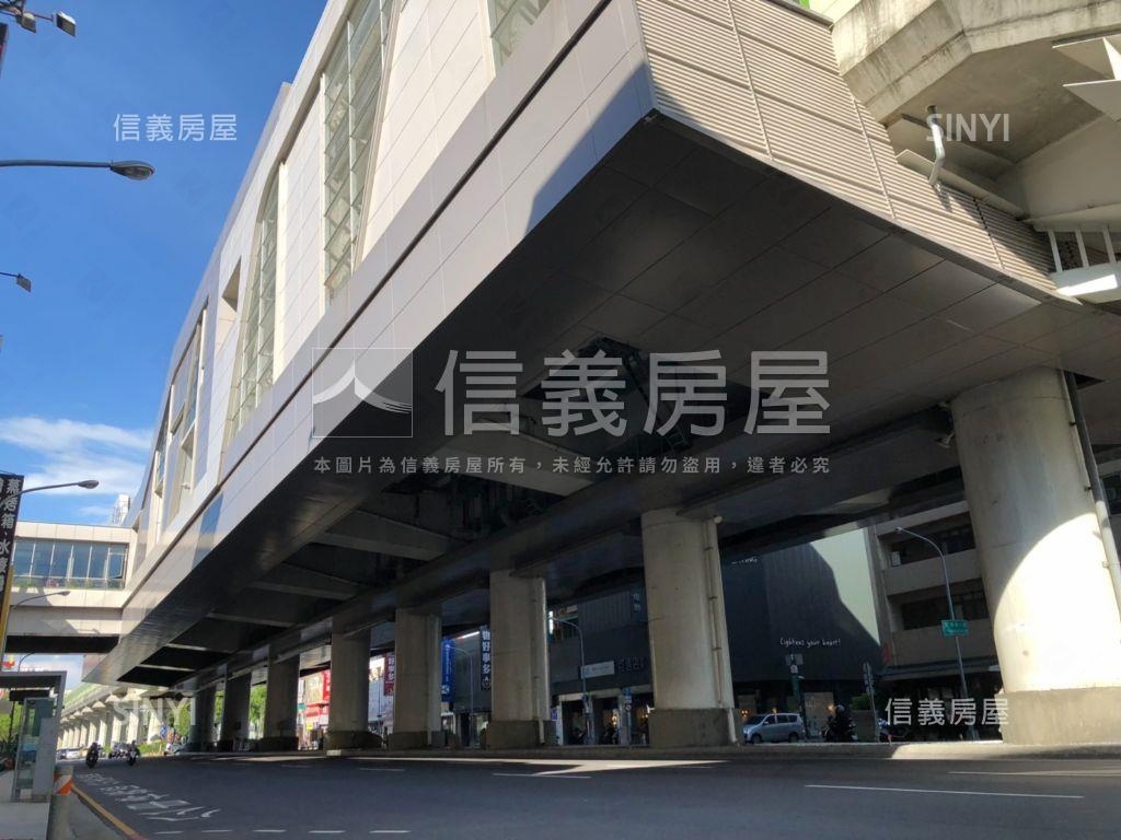 中央公園邊間三面採光透天房屋室內格局與周邊環境