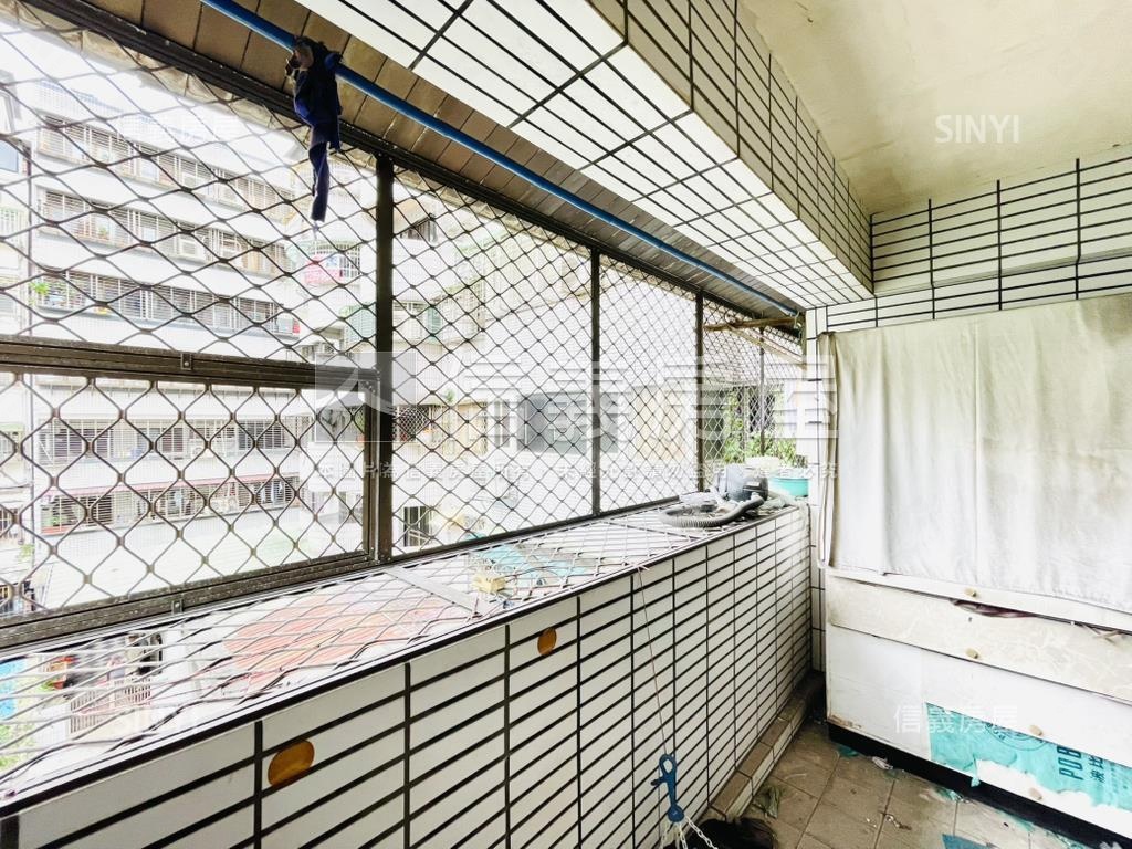 蘆洲長安街四房坡平車位房屋室內格局與周邊環境