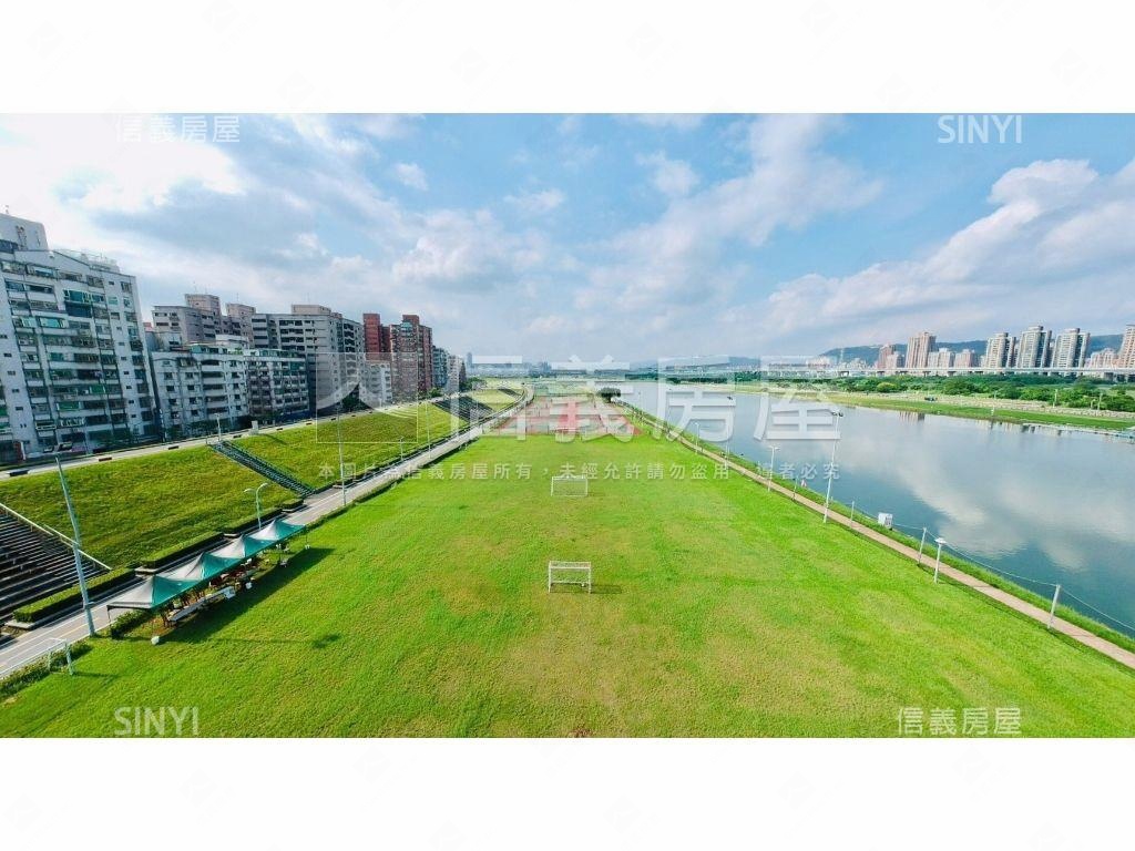 蘆洲長安街四房坡平車位房屋室內格局與周邊環境