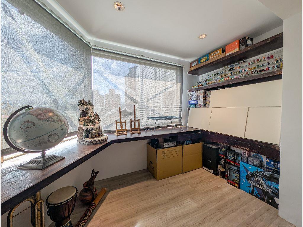 近捷運～秀朗華廈頂加極品房屋室內格局與周邊環境