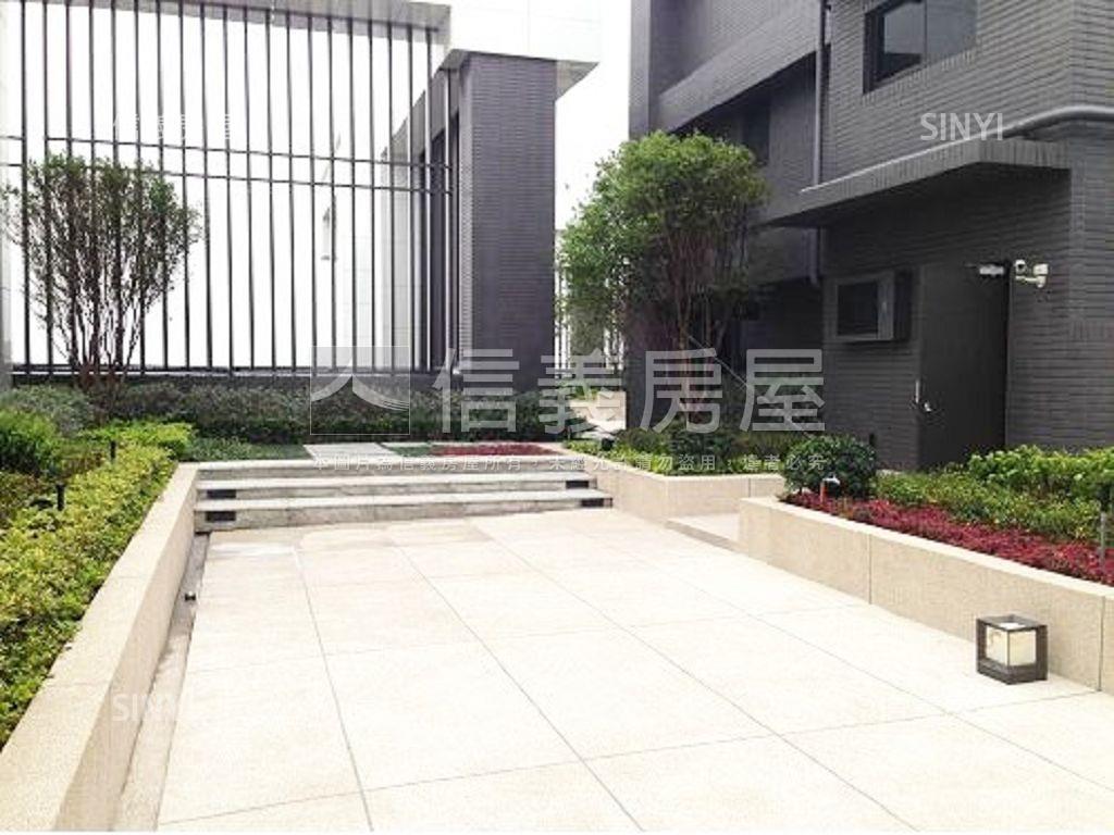 翔譽邊間三房房屋室內格局與周邊環境