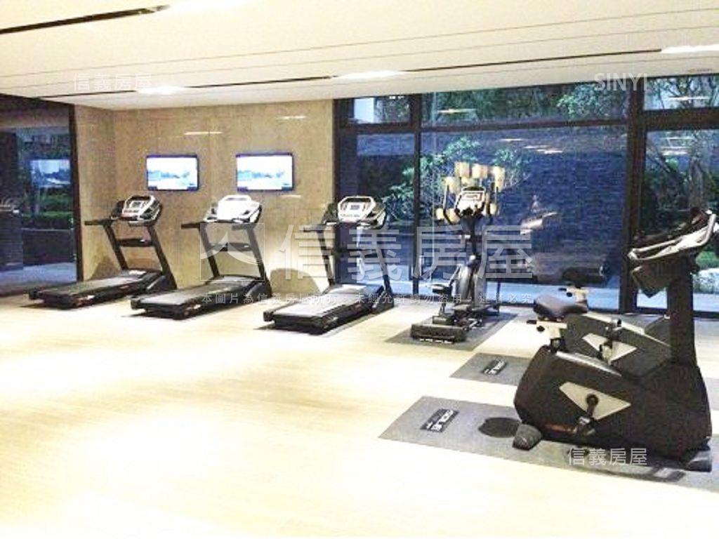 翔譽邊間三房房屋室內格局與周邊環境