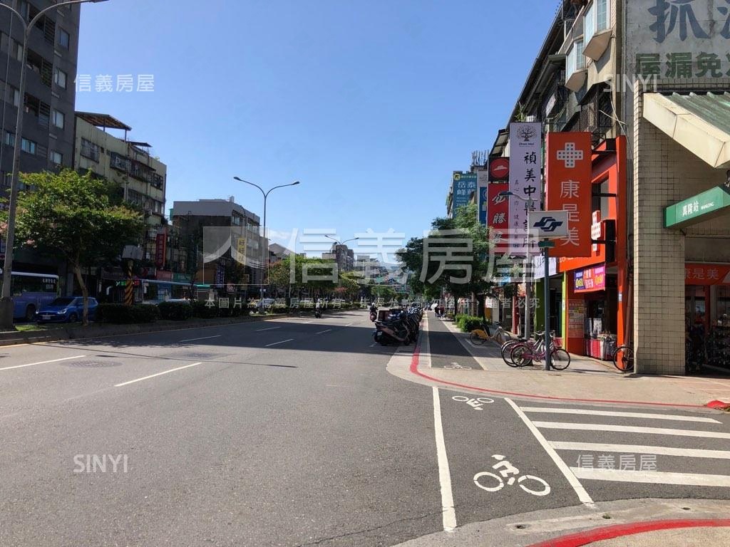 連鎖金店面～康是美房屋室內格局與周邊環境