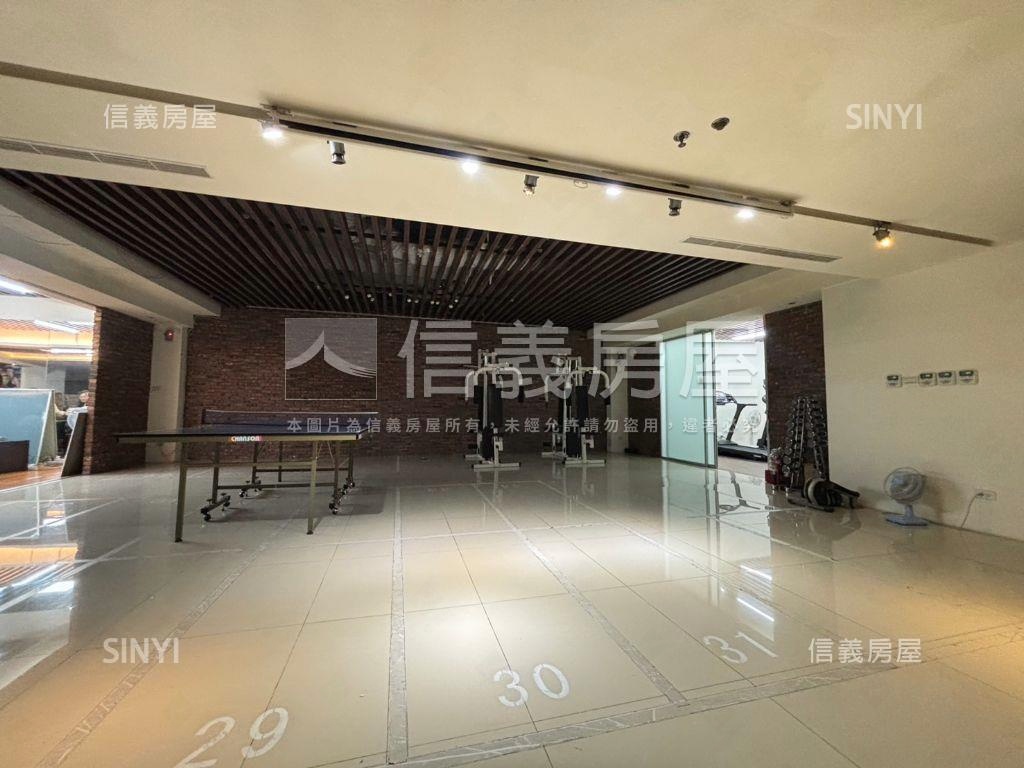 摩登站前極品幸福挑高美居房屋室內格局與周邊環境