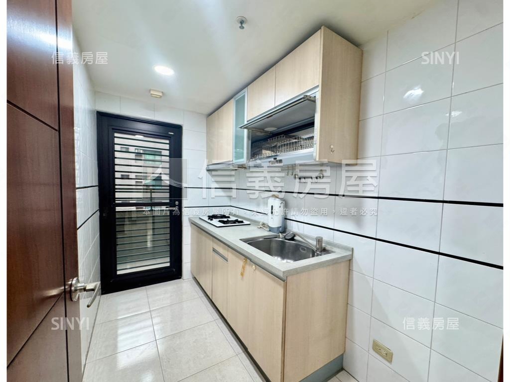 生態園區典雅三房平移車位房屋室內格局與周邊環境