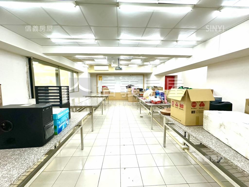 近高雄車站百坪商辦房屋室內格局與周邊環境