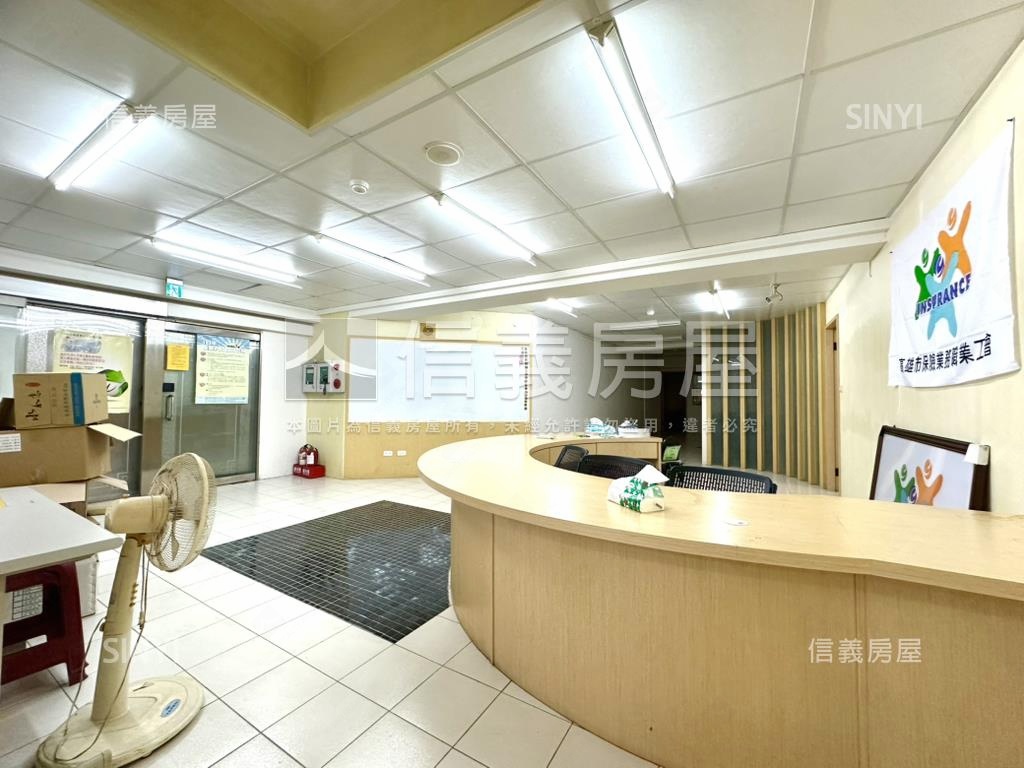 近高雄車站百坪商辦房屋室內格局與周邊環境