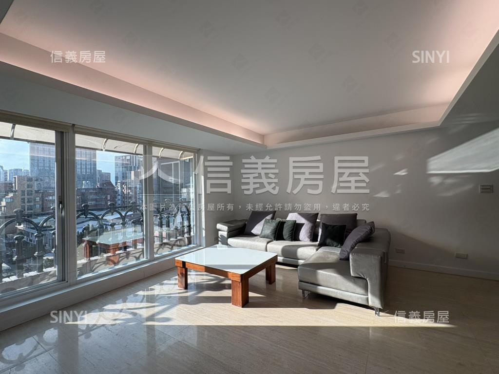 第一社區稀有頂樓戶房屋室內格局與周邊環境